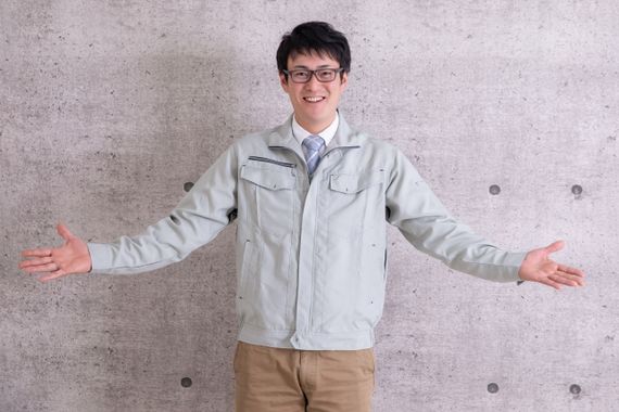 歓迎する社員スタッフ